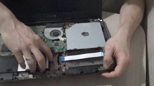 Разборка ноутбука Asus X555D смотреть онлайн