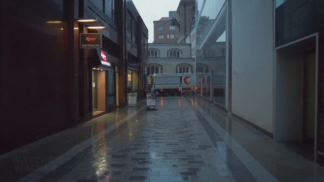 London Rain Walk - Early Morning City Of London Ambience To Iconic Tower Bridge - 4K 60FPS