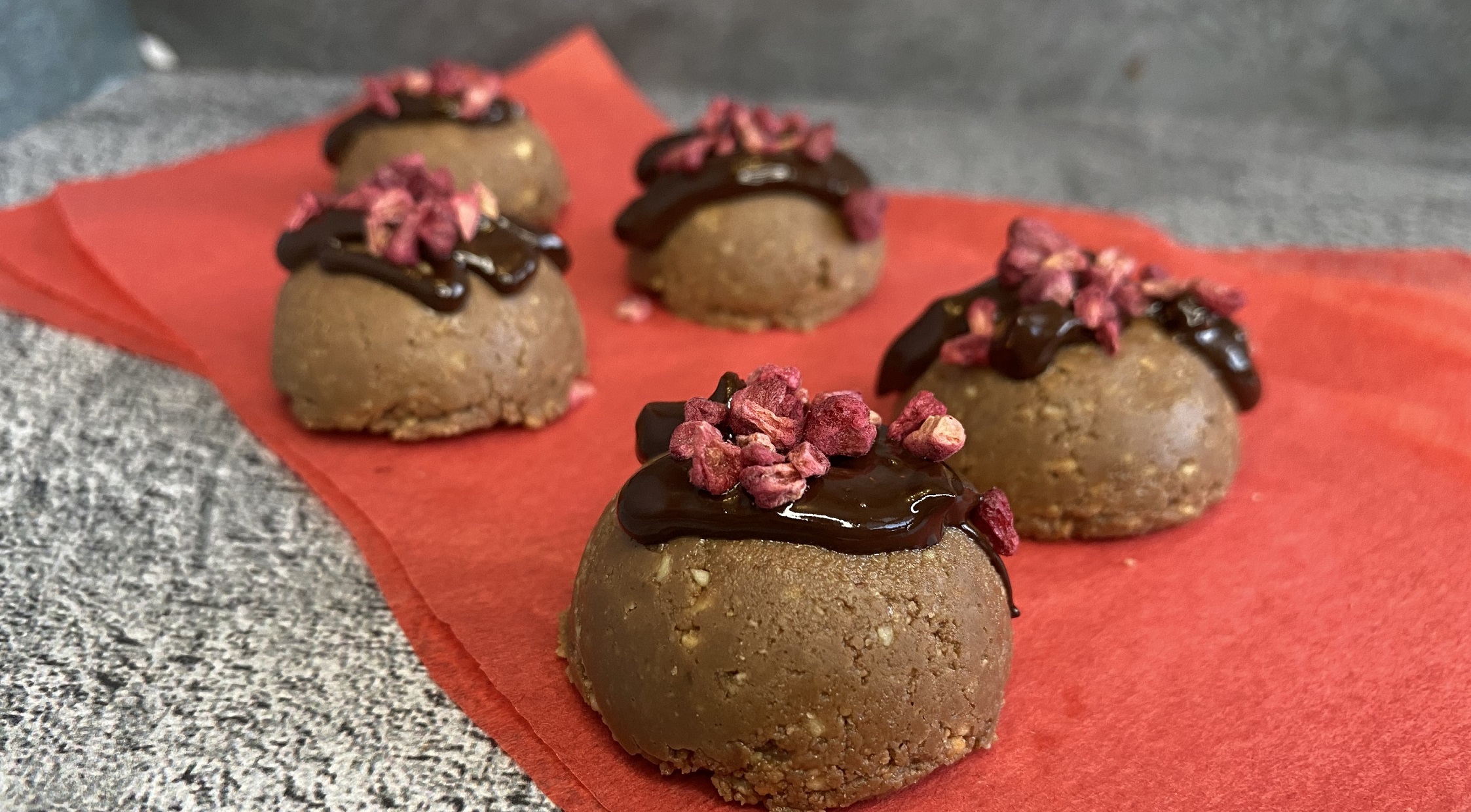 ПП ШОКОЛАДНЫЕ БАТОНЧИКИ, БЕЗ САХАРА, БЕЗ СУХОФРУКТОВ.БЕЗ ГЛЮТЕНА, ЗОЖ, КБЖУ в описании