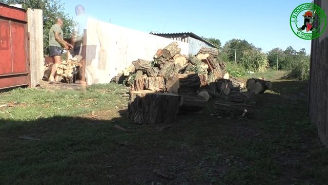 ЧТО МОЖНО НАЙТИ НА ОГОРОДЕ ИЛИ КАК ОТДЫХАЮТ В СЕЛАХ. смотреть онлайн