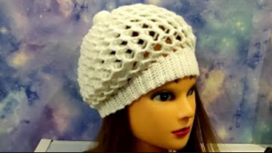Шапочка-берет узором 3Д крючком.  Беретик для начинающих. (720p).mp4