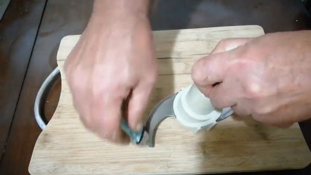 DIY Sharpen Food Processor Blade Yourself,in 20 Seconds смотреть онлайн