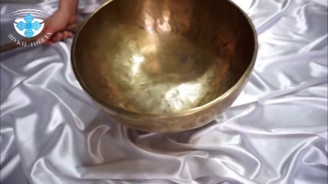 ПОЮЩИЕ ЧАШИ СПБ. 30.2 см. 102 Гц. нота Соль диез. Тибетская поющая чаша смотреть онлайн