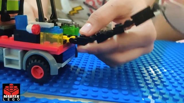 3 Story Army Truck (With Some Cool Features) смотреть онлайн