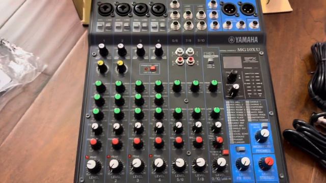 YAMAHA MG10XU 10-CHANNEL MIXER WITH EFFECTS UNBOXING смотреть онлайн
