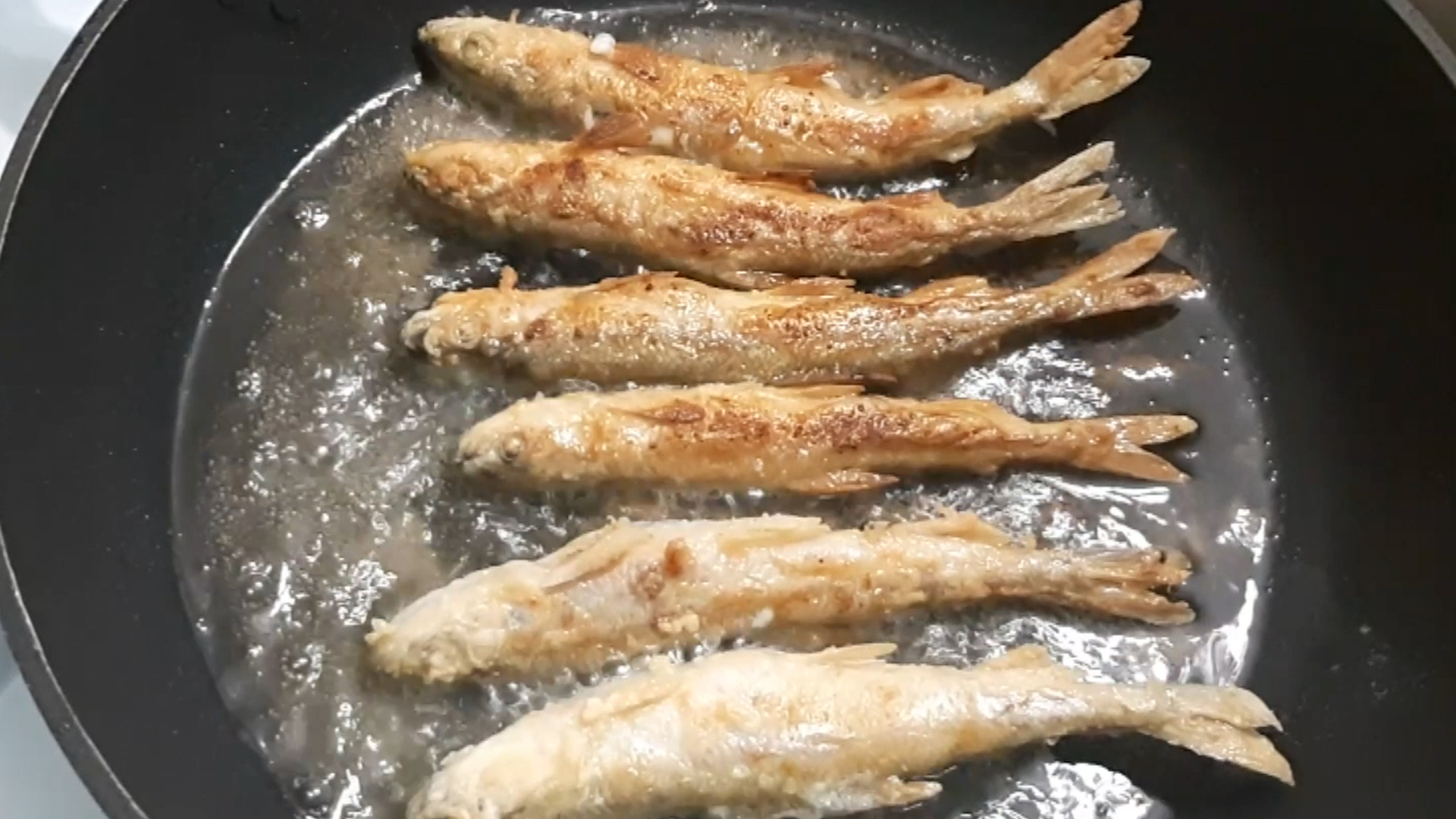 Корюшка жареная. Очень вкусно, просто и быстро. смотреть онлайн