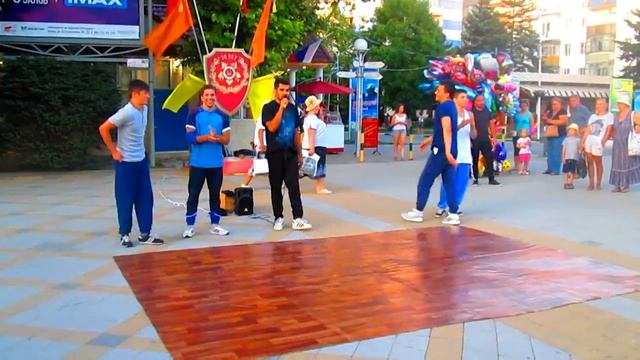 Красивые спортивные парни Анапы! Брейк данс в Анапе! смотреть онлайн