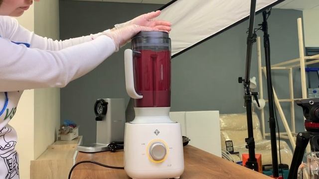 Черновой тест клиентского блендера Lequip BS7: айва, свекла, петрушка, водичка. Ну и коктейль. смотреть онлайн