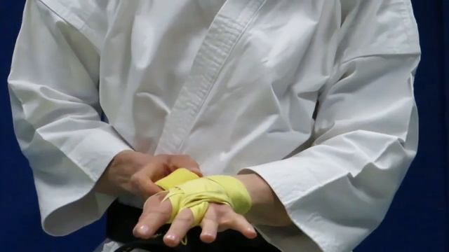 Бинтовка рук боксёрским бинтом. смотреть онлайн