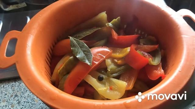 Лечо? болгарский перец с горчицей? очень вкусно?