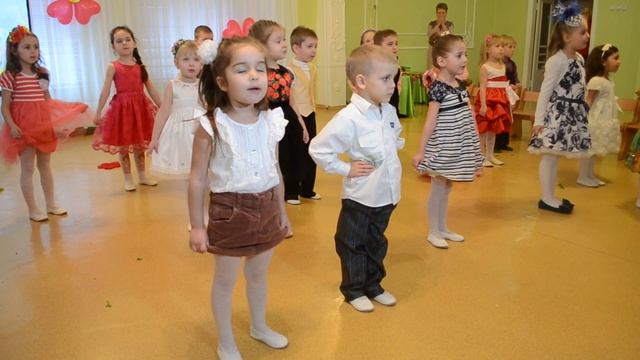 Песенка для бабушки и мамочки, утренник 8 Марта, средняя группа смотреть онлайн