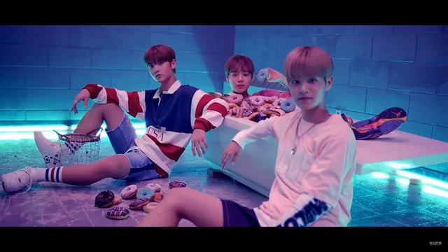 Wanna One-”Energetic“ смотреть онлайн