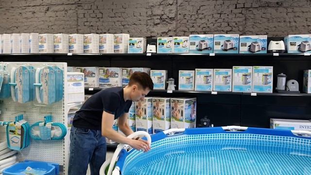 ??Обзор робота-пылесос для чистки бассейна INTEX ZX300 Deluxe (28005) | Распаковка | Подключение смотреть онлайн