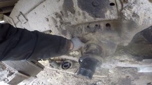 Установил пластиковые втулки оси балансиров