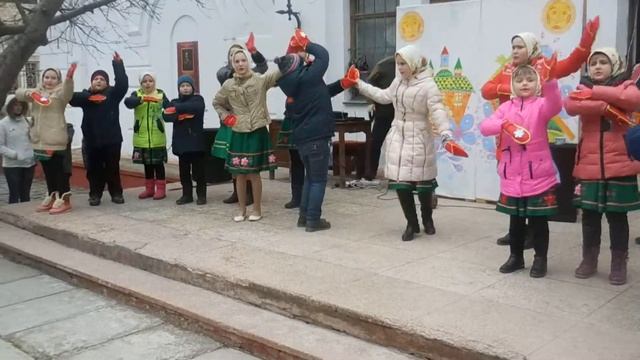 Масленица 2017г. Фольклорный ансамбль "Жар-Птица"...Сени,мои сени....))) смотреть онлайн