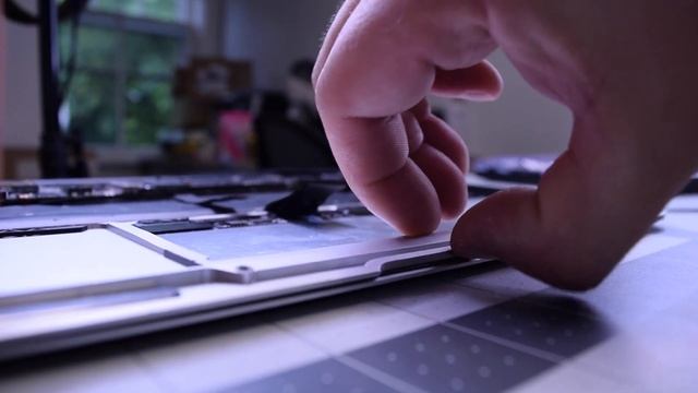 Macbook Air 13" 2012-2017 (A1466) - Track Pad Replacement смотреть онлайн