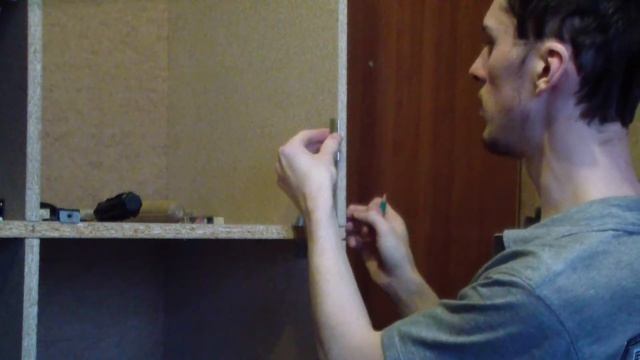 Шкаф своими руками Часть 5 (Установка дверок) смотреть онлайн