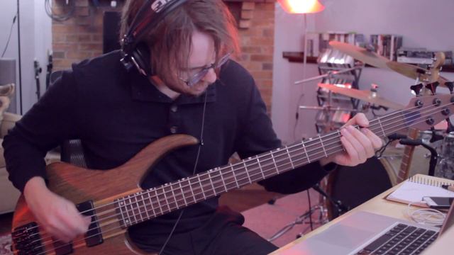 Peavey Grind 5 Bass Recording (Squid’s Got Jeans - Playback) смотреть онлайн