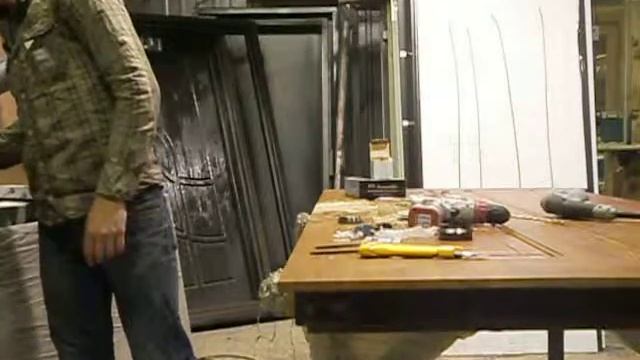 лечим двери смотреть онлайн