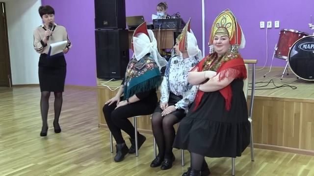 Прикольное поздравление мужчин 23 февраля смотреть онлайн