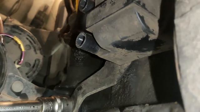 Замена термостата, антифриза и крана отопителя салона на ВАЗ 2109 инжектор.mp4