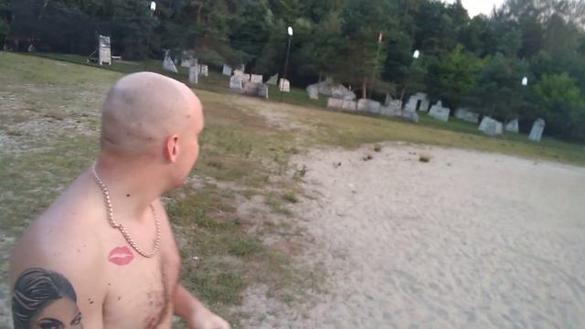 Забег к пейнтбольной площадке смотреть онлайн
