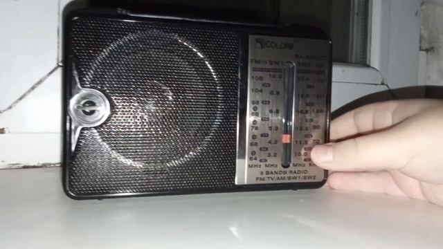 Радиоприемник GOLON RX-606AC. Хороший прием в SW диапазоне около 22:20 смотреть онлайн