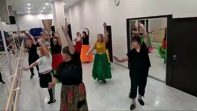 Проект “Московское долголетие”. Народный танец. Педагог Оксана Бабаева смотреть онлайн