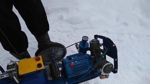 Компрессор АК-150 в работе.