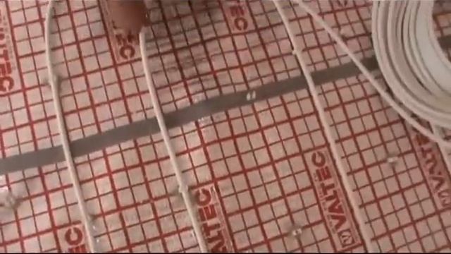 ВОДЯНОЙ ТЁПЛЫЙ ПОЛ - СВОИМИ РУКАМИ смотреть онлайн