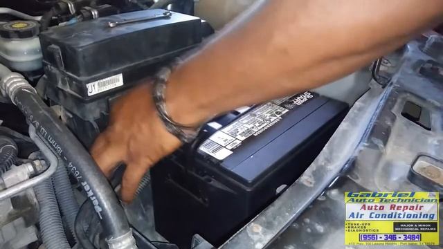 Car Won't Start, Alarm Goes Off, Horns Honking. Codes P1599, U2107. 2003 Saturn Vue 2.2. смотреть онлайн