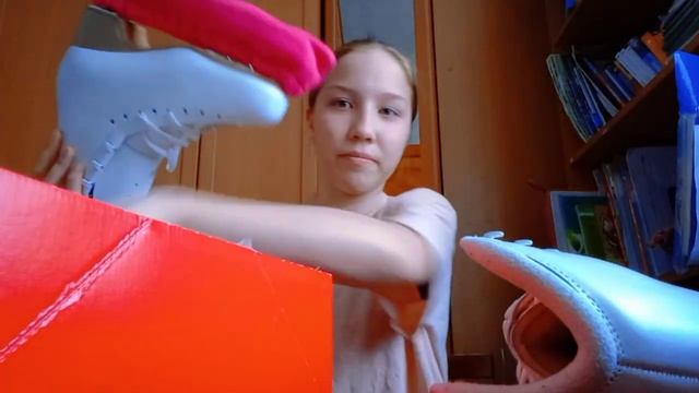 НОВЫЕ КОНЬКИ??? EDEA??? unpacking skates ?⛸️❤️ EDEA+MK смотреть онлайн