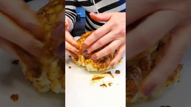 Цветная капуста в маринаде. Топленое масло, соевый соус, паприка, перец, куркума, травы. Запечь.