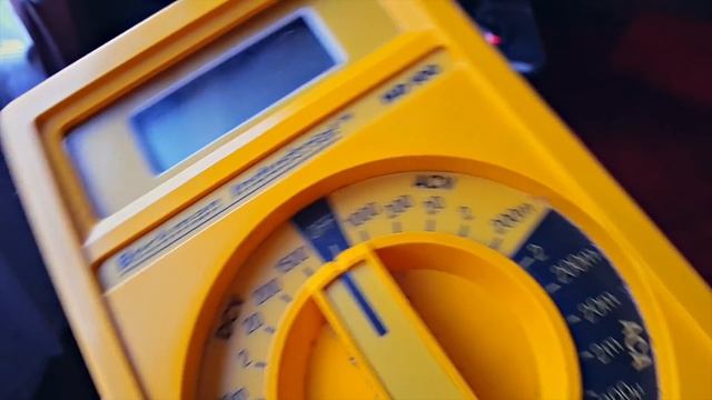 Ретро мултиметър Beckman Industrial 100 (произведен в САЩ) смотреть онлайн