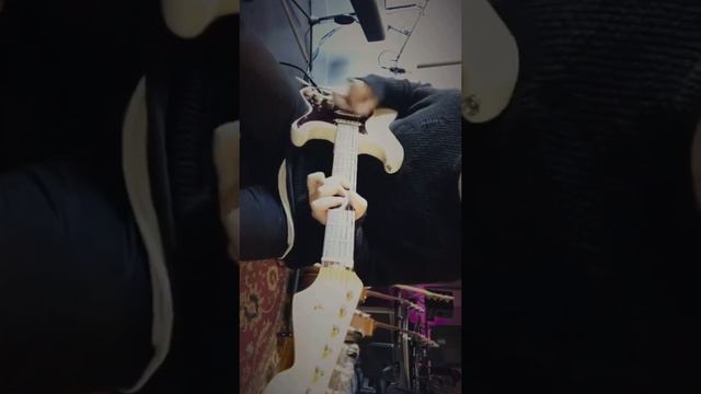 John Mayer/Jimi Hendrix - Bold As Love #johnmayer #jimihendrix #guitar #fender #stratocaster #short смотреть онлайн