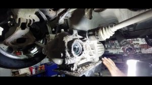 Аутлендер2010год течь сальника заднего редуктора?