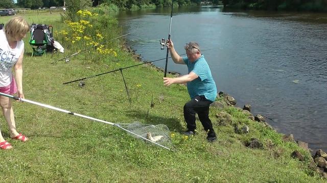 КЛЁВАЯ РЫБАЛКА .РЫБАЛКА с Дуэтом ЗОРЬКА . смотреть онлайн