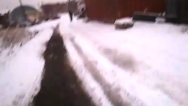 А летом они на санях и лыжах)