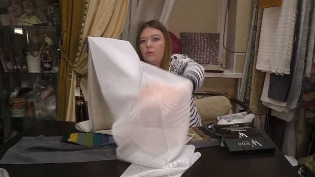 #648. Шторы для гостиной с серым паласом и коричневой мебелью смотреть онлайн