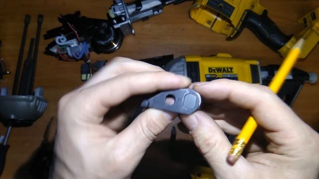 Dewalt DCN692 Repair не добивает гвозди - ремонт