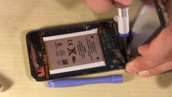 ПОПЫТКА ЗАМЕНИТЬ ТОЛЬКО ЗАЩИТНОЕ СТЕКЛО НА IPOD 4