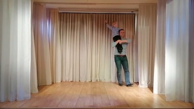 Бережной Сергей Анатольевич и Тимофей (5 лет). Танец "Яблочко" МБДОУ "ДСОВ № 64" смотреть онлайн