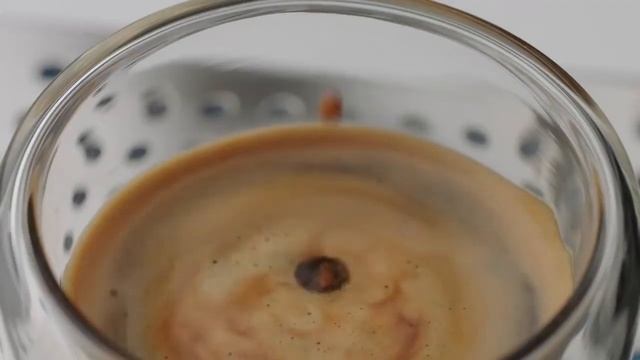 Máquina de Café Smeg ECF01 смотреть онлайн