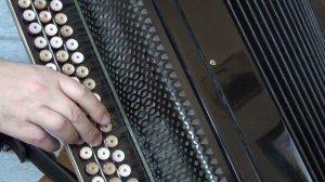 «Пусть всегда будет солнце» Разбор песен на баяне ноты и аккорды.