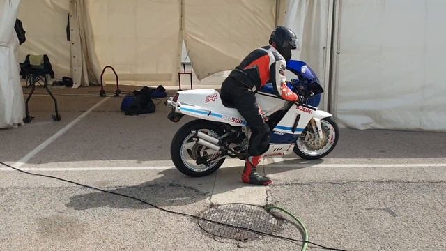 Suzuki RG 500 смотреть онлайн