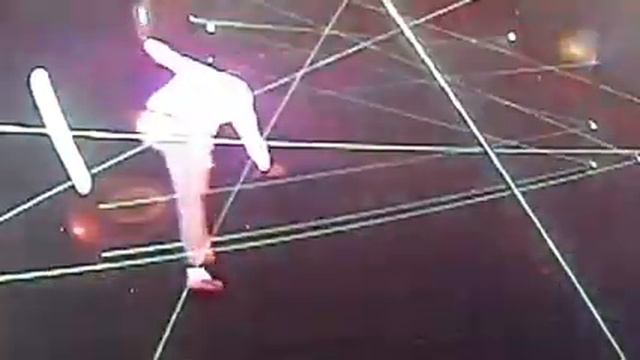 Jim loves the Laser maze at Backstage Mirror Maze смотреть онлайн
