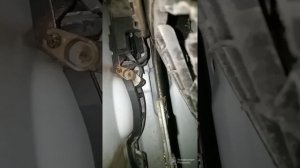 Ford Focus 2, работа механизма ручки двери.