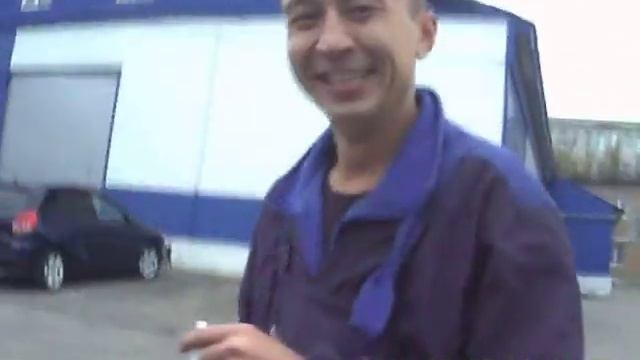 Эдик ОТЖИГАЕТ в танце смотреть онлайн