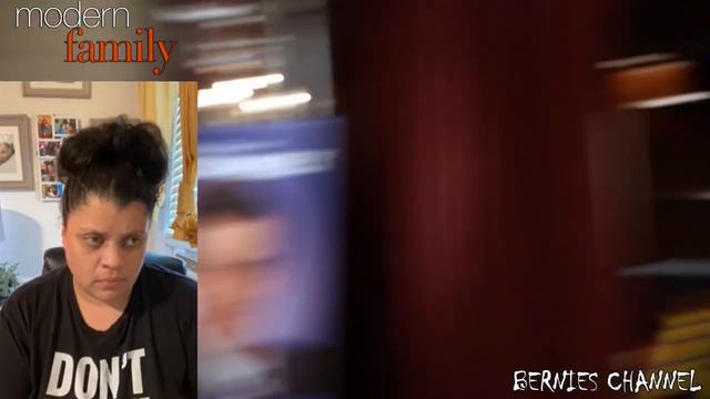 FIRST TIME WATCHING | MODERN FAMILY Season 3 Episode 12 "Egg Drop" | REACTION! ? смотреть онлайн