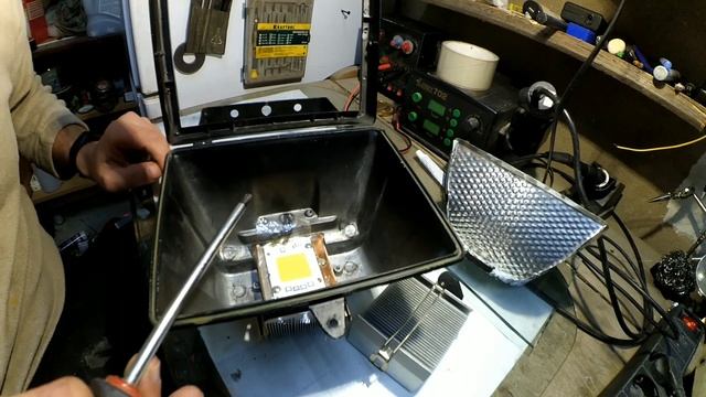 Переделка прожектора 500 Вт в светодиодный led 50Вт. смотреть онлайн